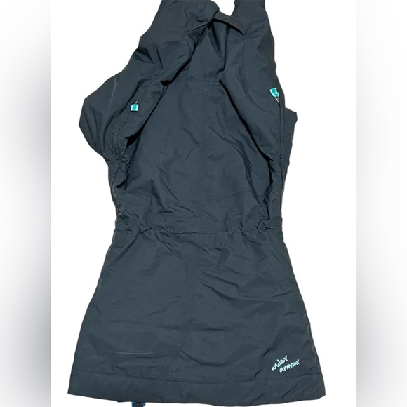 Woman’s Under Armour snow jacket - small - Picture 3 of 7